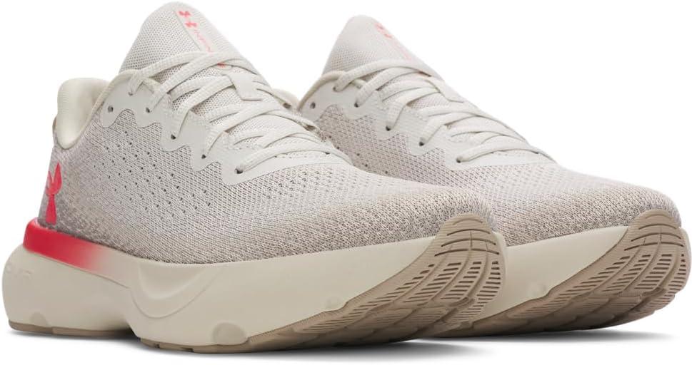 imageUnder Armour Mens Infinite110 Summit WhiteKhaki BaseRacer Red